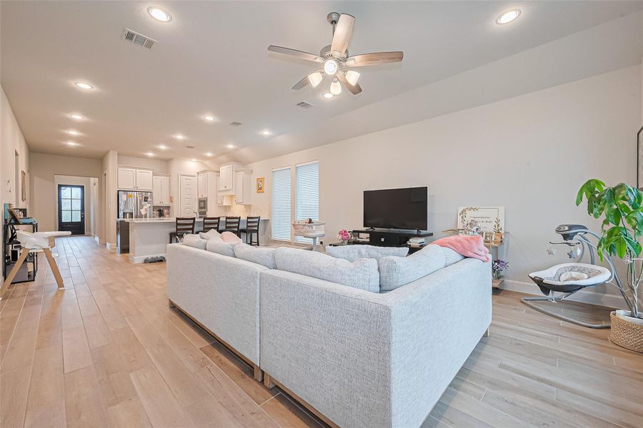 Image 11 of a home in Cane Island 50'.