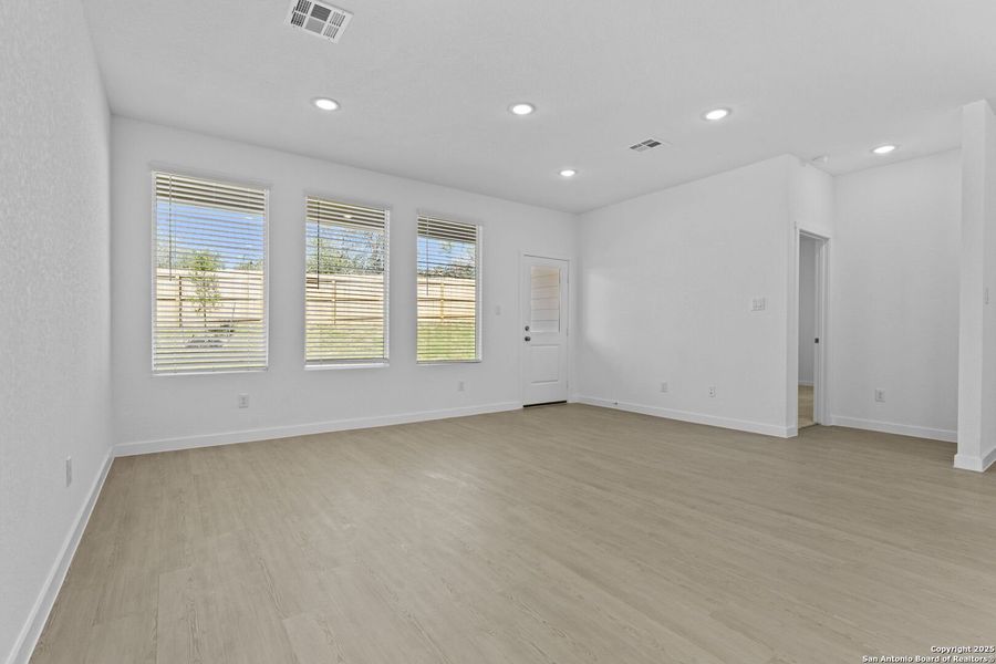 Spacious, unfurnished interior of a new home in , New Braunfels (Image 13).