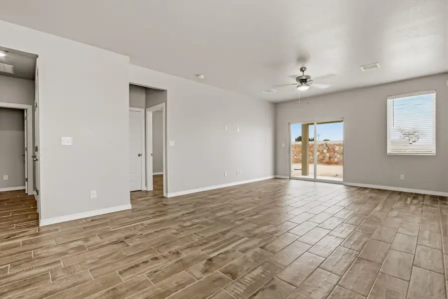 Spacious, unfurnished interior of a new home in Paseo del Este, El Paso (Image 44). Spacious, unfurnished interior of a new home in Paseo del Este, El Paso (Image 44).