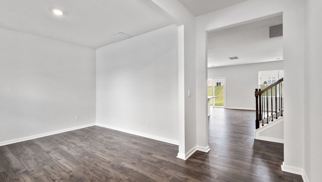 Spacious, unfurnished interior of a new home in Hunters Ridge, Woodruff (Image 15).