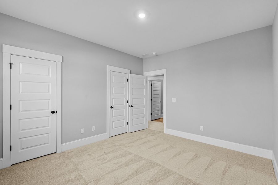 Spacious, unfurnished interior of a new home in Hanes Lake, Winston-Salem (Image 40).