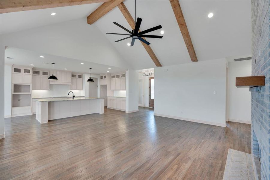 Spacious, unfurnished interior of a new home in , Waxahachie (Image 14).