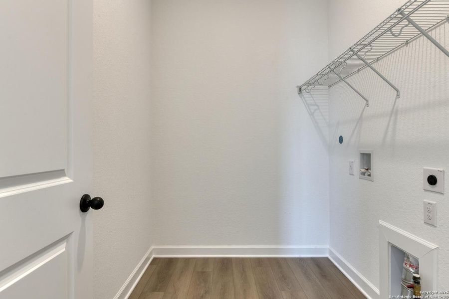 Spacious, unfurnished interior of a new home in Arcadia Ridge, San Antonio (Image 17). Spacious, unfurnished interior of a new home in Arcadia Ridge, San Antonio (Image 17).