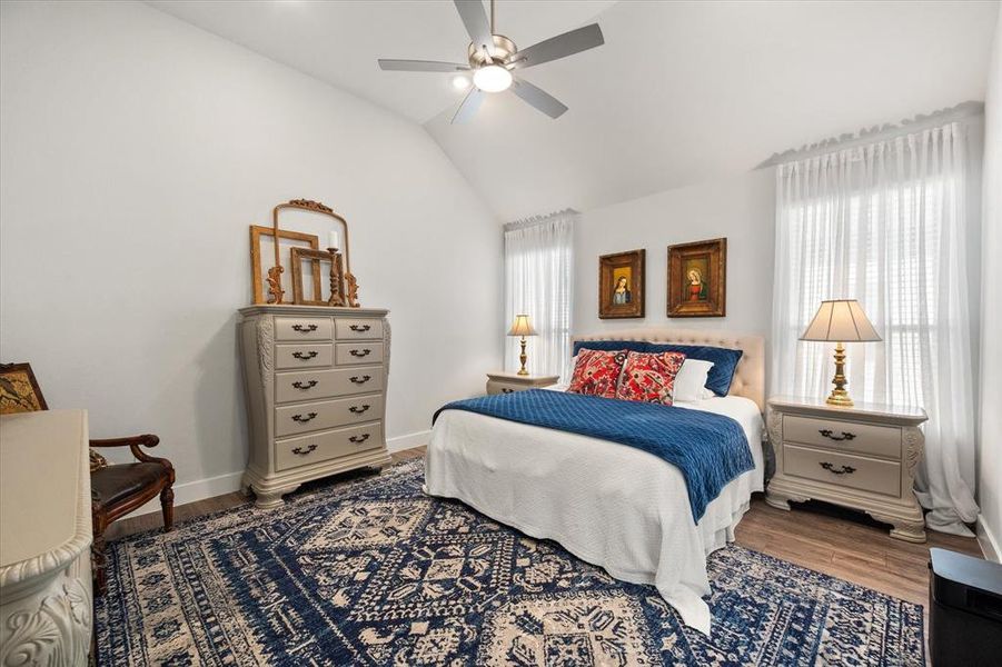 Furnished interior view inside a new home in , Waxahachie (Image 16).
