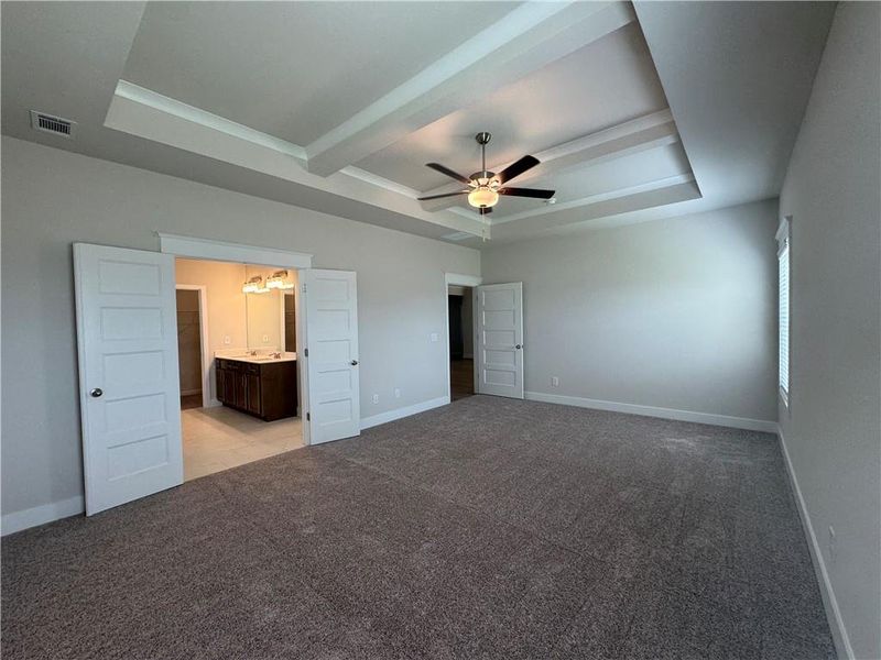 Spacious, unfurnished interior of a new home in Rosewood Lake Preserve, Hoschton (Image 32).