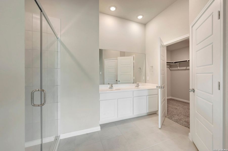 Furnished interior view inside a new home in Hickory Ridge Estates, Elmendorf (Image 6).