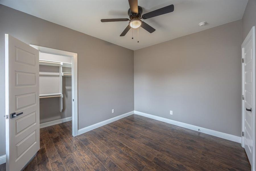 Spacious, unfurnished interior of a new home in , Cleburne (Image 23).