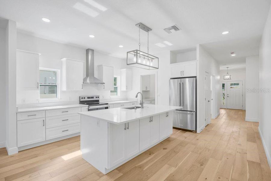 Kitchen with island Kitchen with island