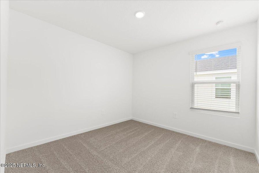Spacious, unfurnished interior of a new home in Kings Preserve, Jacksonville (Image 23).