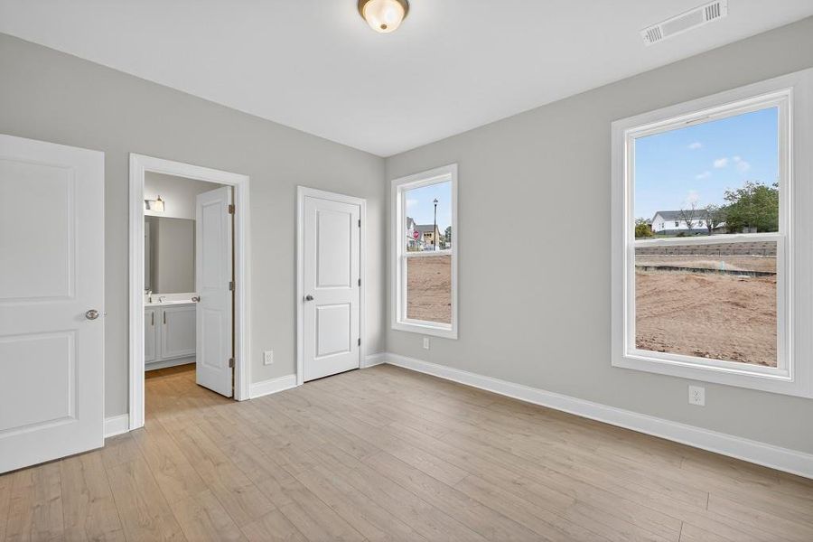 Spacious, unfurnished interior of a new home in Hemingway, Flowery Branch (Image 28). Spacious, unfurnished interior of a new home in Hemingway, Flowery Branch (Image 28).