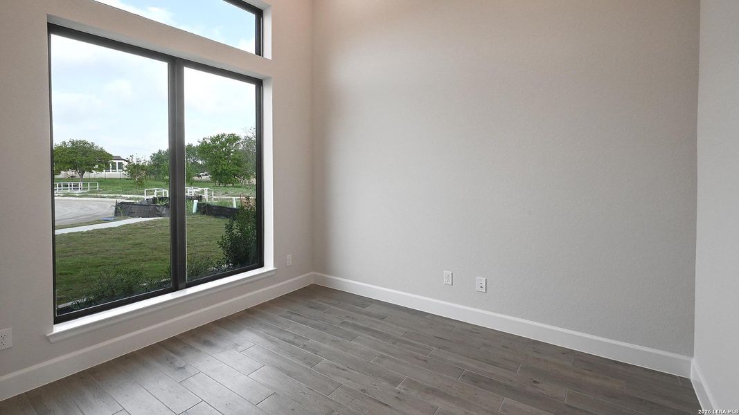 Spacious, unfurnished interior of a new home in Cibolo Valley Heights, Cibolo (Image 15).