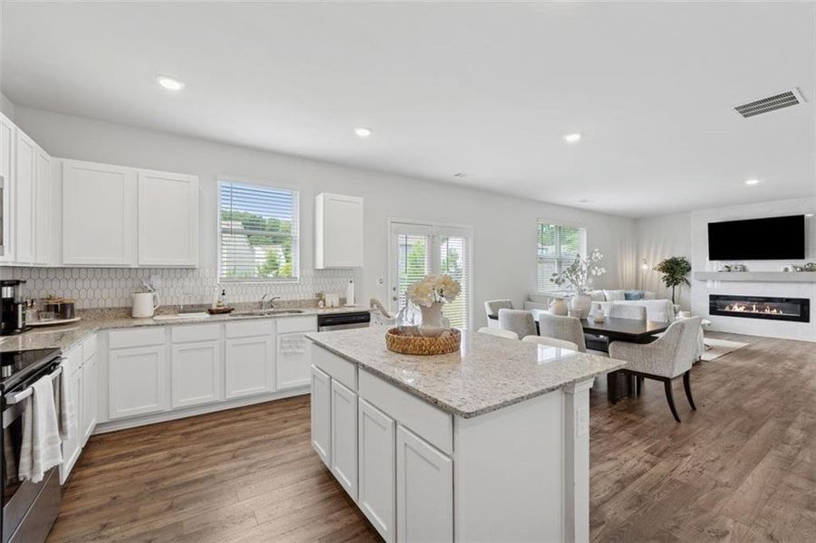 Furnished interior view inside a new home in Etowah Preserve, Dawsonville (Image 9).