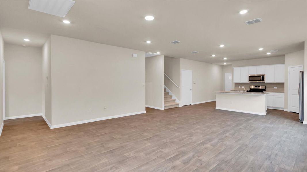 Spacious, unfurnished interior of a new home in Carillon, Manor (Image 18). Spacious, unfurnished interior of a new home in Carillon, Manor (Image 18).