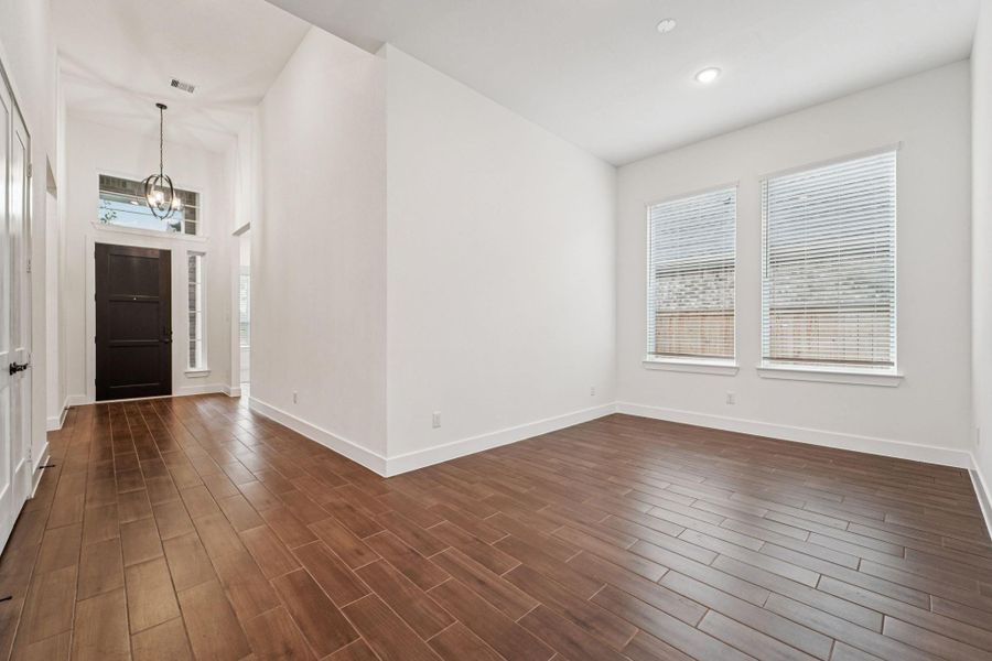 Spacious, unfurnished interior of a new home in Kresston, Montgomery (Image 19).