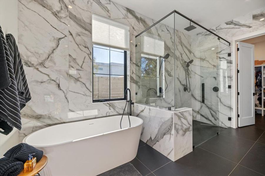 Furnished interior view inside a new home in , Sarasota (Image 33).