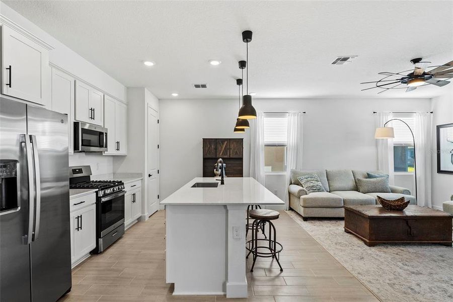 Furnished interior view inside a new home in , Apollo Beach (Image 30).