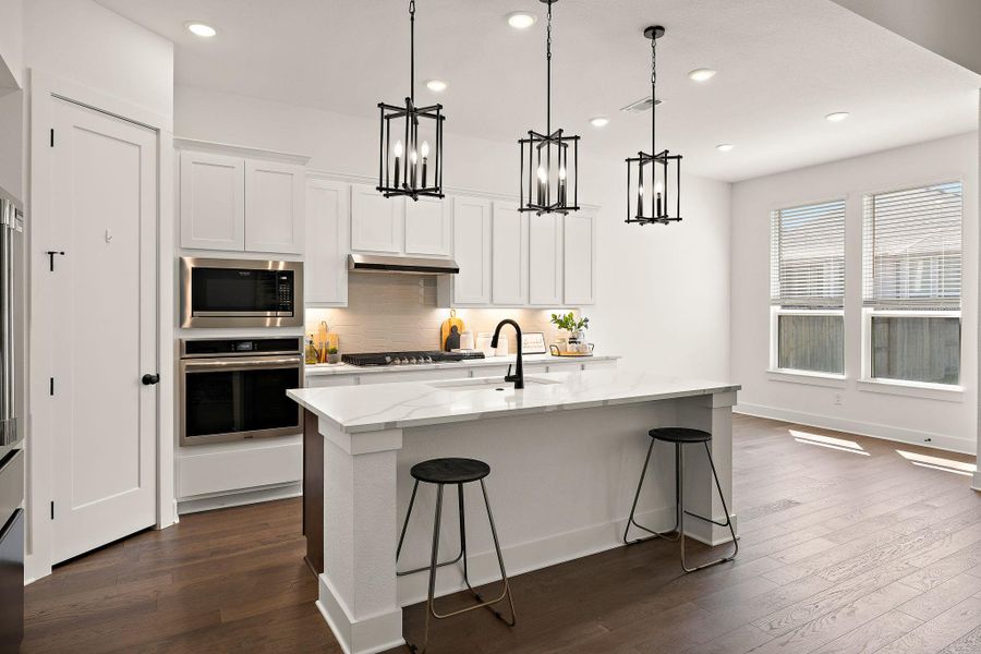 With a built-in oven & microwave, you add that precious counterspace. With a built-in oven & microwave, you add that precious counterspace.