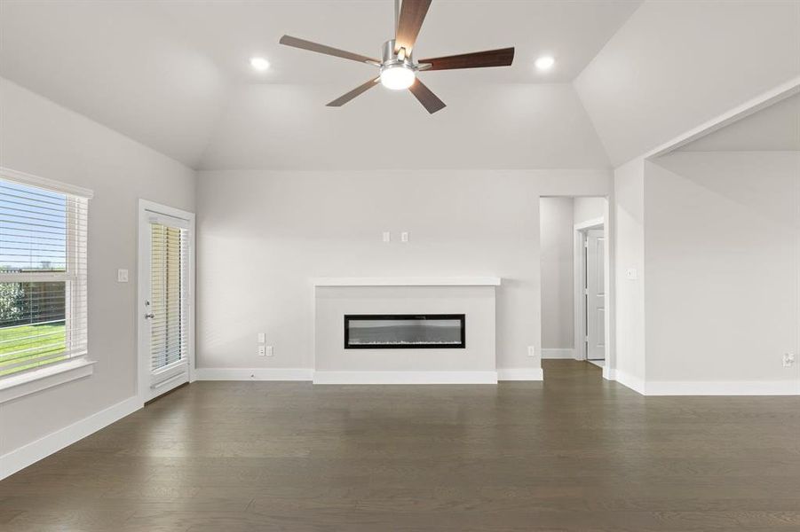 Spacious, unfurnished interior of a new home in Solterra, Mesquite (Image 22).