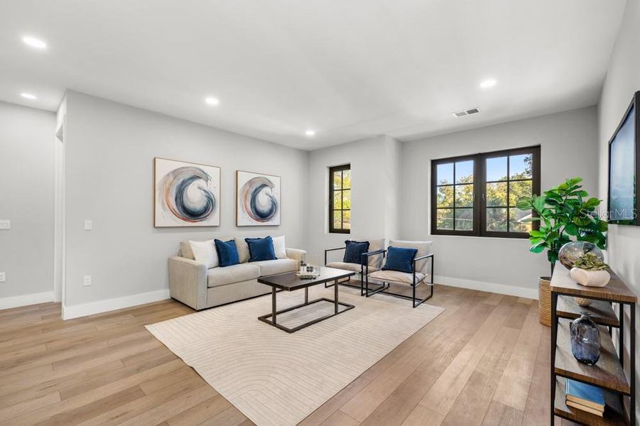 Furnished interior view inside a new home in , Orlando (Image 22).