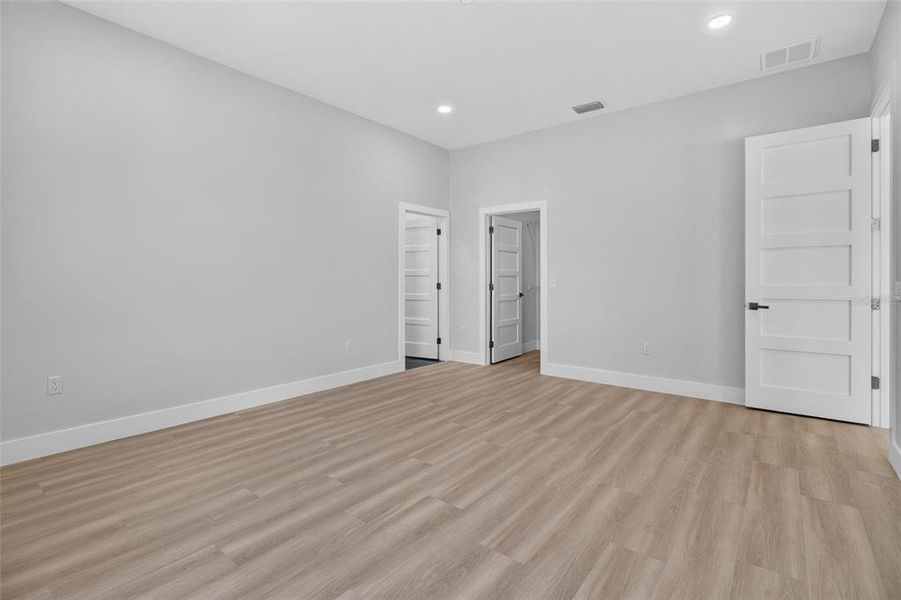 Spacious, unfurnished interior of a new home in , Pinellas Park (Image 41).