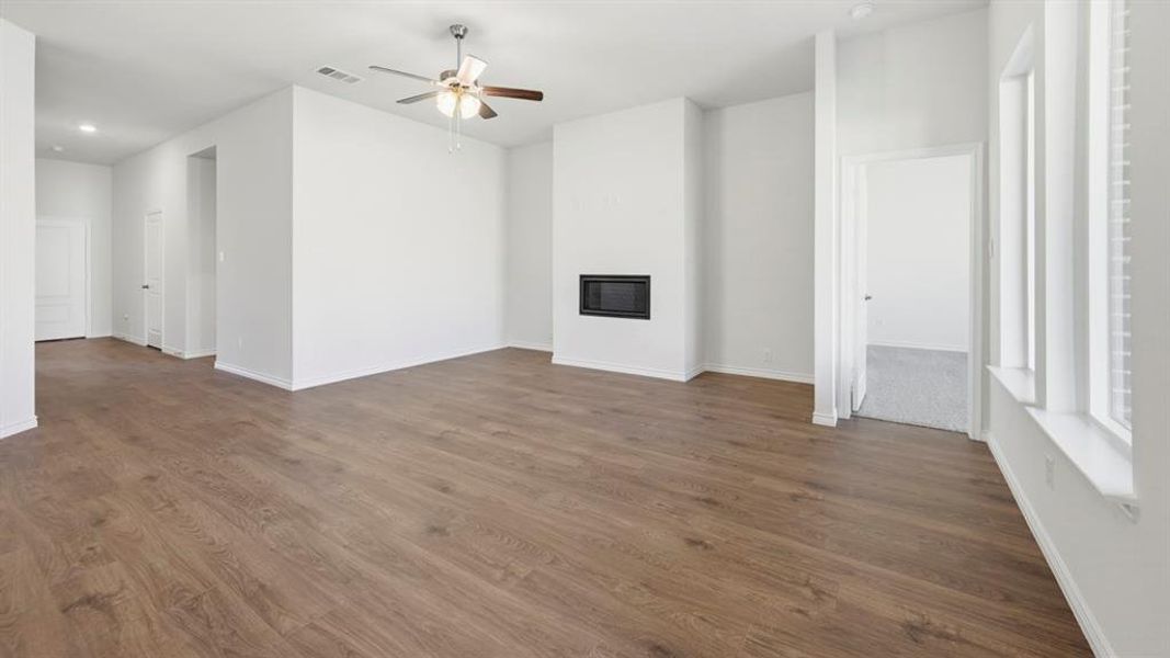 Spacious, unfurnished interior of a new home in Morning Ridge, Princeton (Image 26).