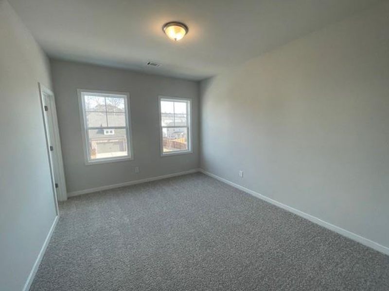 Spacious, unfurnished interior of a new home in Ponderosa Farms Estates, Gainesville (Image 20).