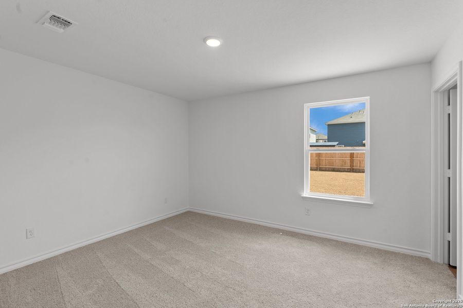 Spacious, unfurnished interior of a new home in Vista Real, Converse (Image 21).