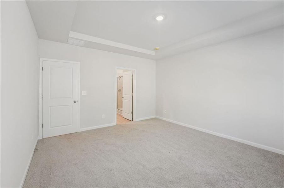 Spacious, unfurnished interior of a new home in Westmont Preserve, Powder Springs (Image 31).