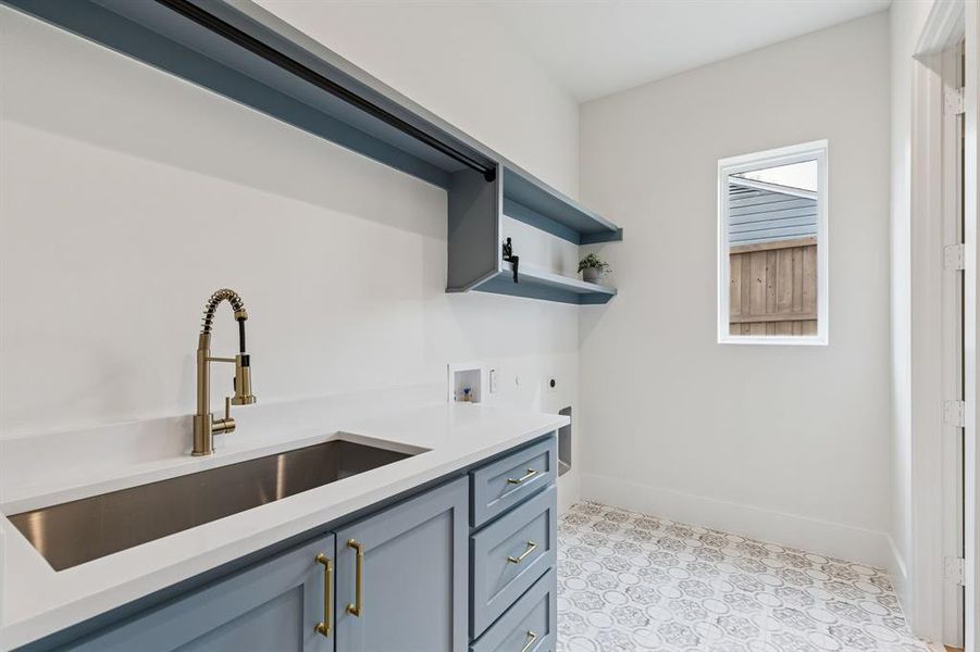 Furnished interior view inside a new home in , Dallas (Image 27).