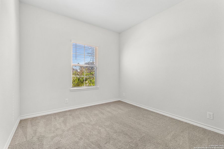 Spacious, unfurnished interior of a new home in Brookstone Creek, San Antonio (Image 16).