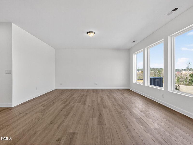 006-1280x960-family-room