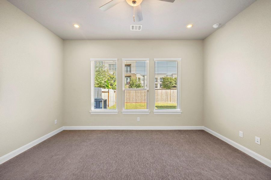 3rd bedroom, Ideal for a child's room or a cozy reading nook, this bedroom invites creativity and personalization. 3rd bedroom, Ideal for a child's room or a cozy reading nook, this bedroom invites creativity and personalization.