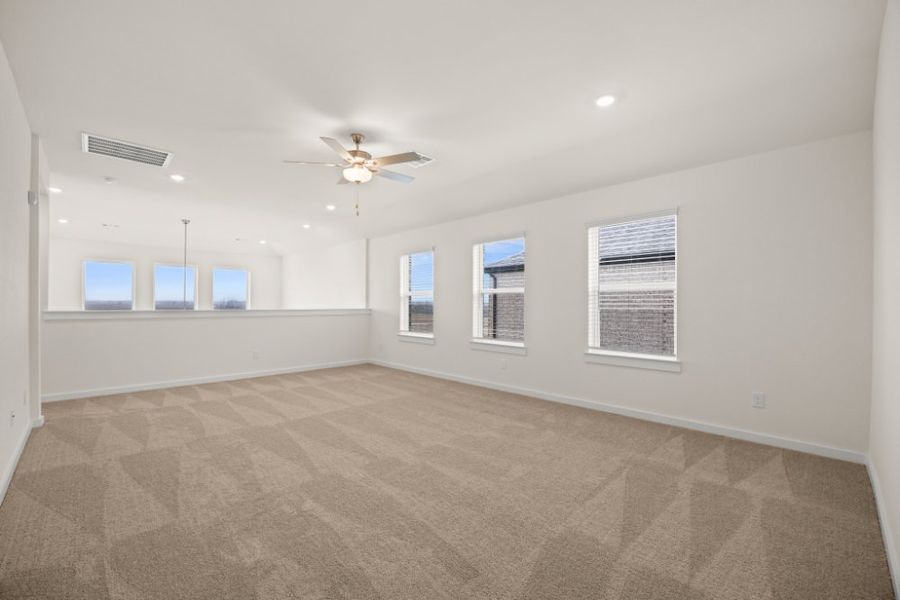 Spacious, unfurnished interior of a new home in Creekhaven, Rosharon (Image 26).
