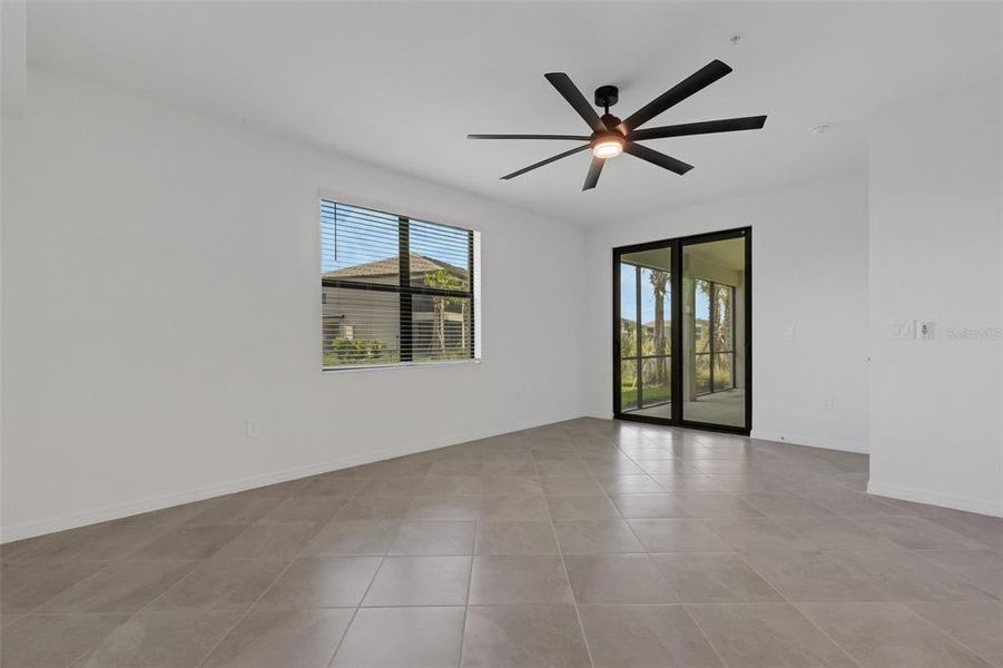 Spacious, unfurnished interior of a new home in , Bradenton (Image 17).