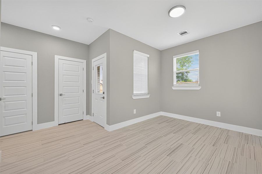 Spacious, unfurnished interior of a new home in , Cleveland (Image 19).