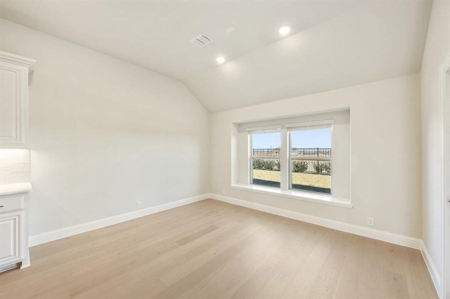 Spacious, unfurnished interior of a new home in Timberbrook, Justin (Image 32).