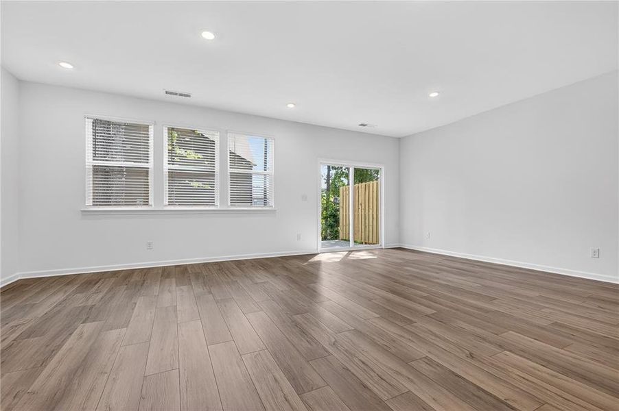 Spacious, unfurnished interior of a new home in , Lawrenceville (Image 14).