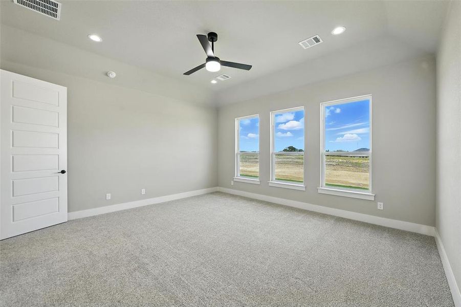 Spacious, unfurnished interior of a new home in Rocky Top Ranch, Reno (Image 29). Spacious, unfurnished interior of a new home in Rocky Top Ranch, Reno (Image 29).