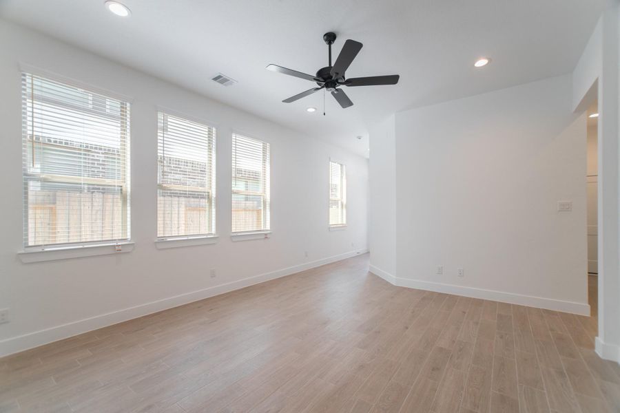 Spacious, unfurnished interior of a new home in , Conroe (Image 22). Spacious, unfurnished interior of a new home in , Conroe (Image 22).