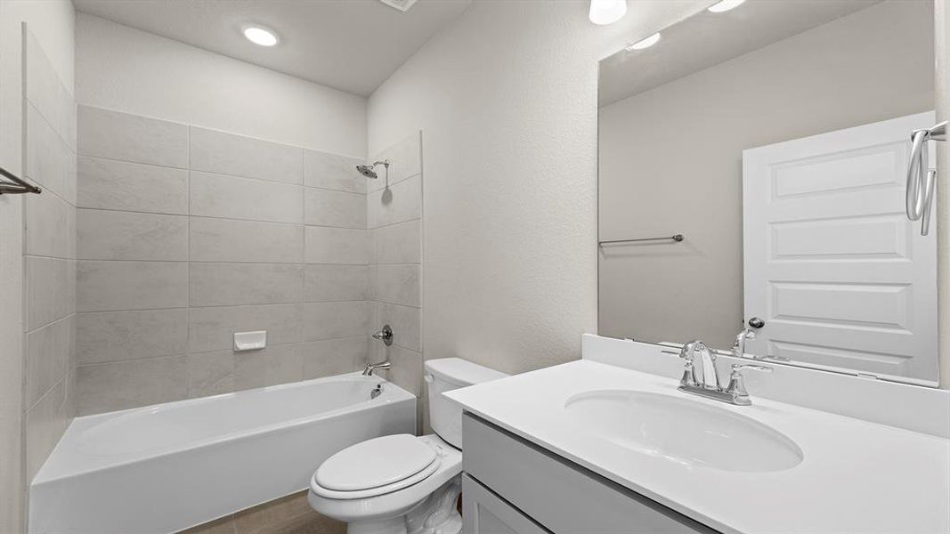 04. 1632 Elle - 2ND Bath