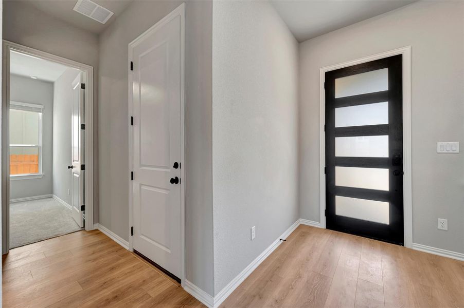 Spacious, unfurnished interior of a new home in Heritage, Dripping Springs (Image 36).