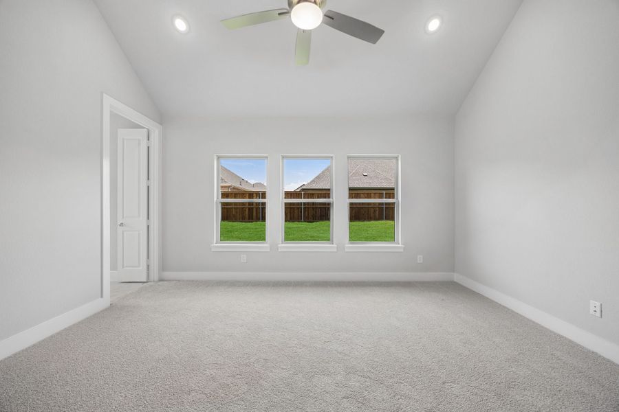 Spacious, unfurnished interior of a new home in Dove Hollow, Waxahachie (Image 25). Spacious, unfurnished interior of a new home in Dove Hollow, Waxahachie (Image 25).