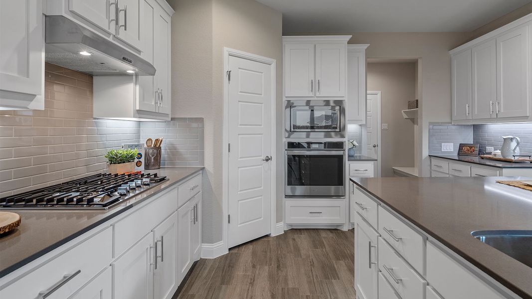 Representative furnished interior of a home built from the Wimberley by D.R. Horton in Lakeview Pointe, Grand Prairie (Image 12).