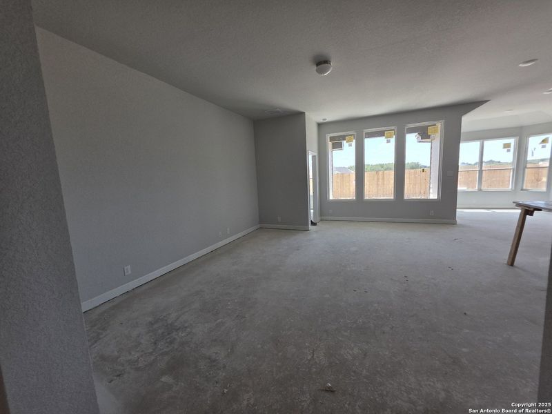 Spacious, unfurnished interior of a new home in The Heights at Saddlebrook Ranch 60's, Schertz (Image 21).