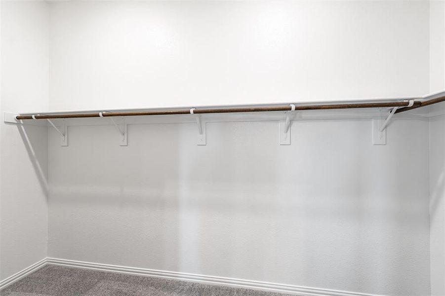 Spacious, unfurnished interior of a new home in Waterford Park, Weatherford (Image 23).