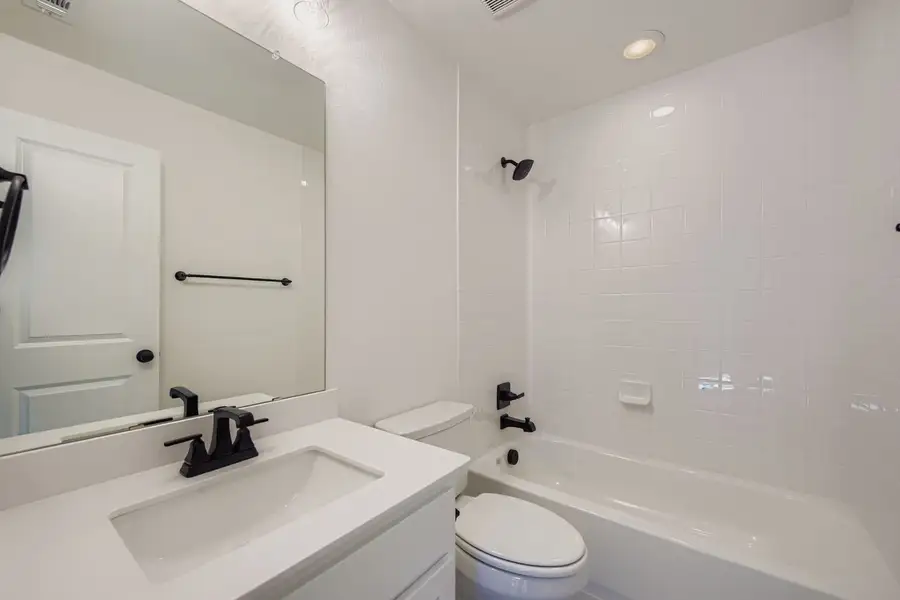 Plan 1536 representative photo of a secondary bathroom Plan 1536 representative photo of a secondary bathroom