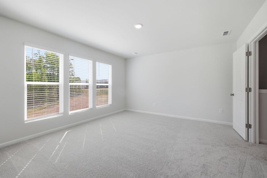 Spacious, unfurnished interior of a new home in Carpenter Falls, Durham (Image 18).