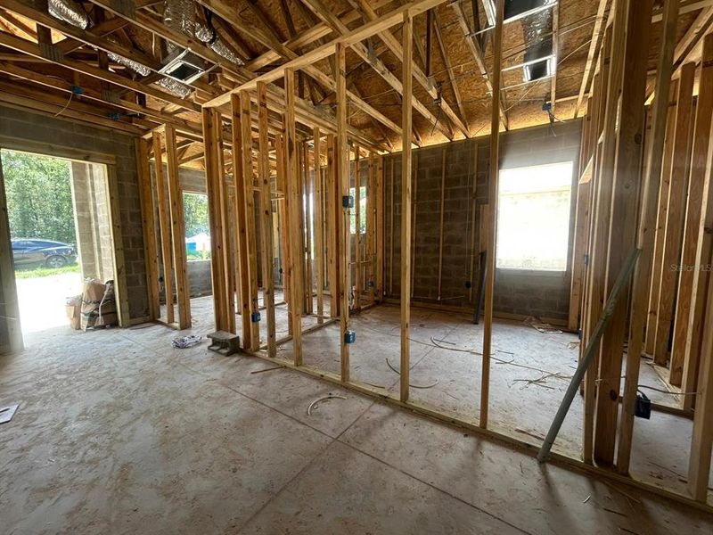 Spacious, unfurnished interior of a new home in , Dunnellon (Image 7).