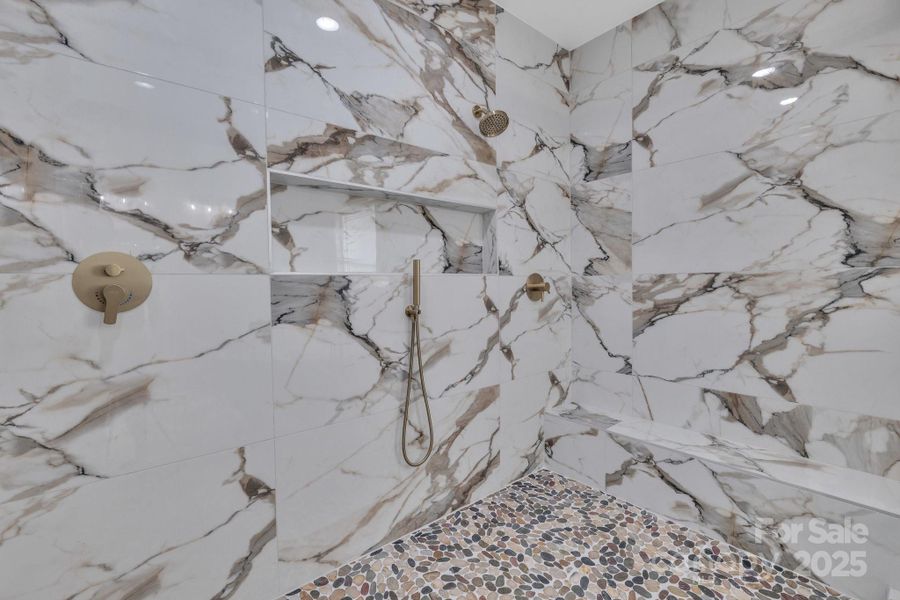 Image 34 of a home in .