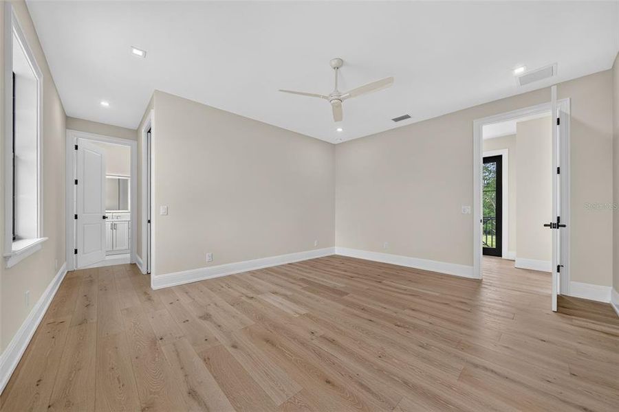 Spacious, unfurnished interior of a new home in , Sarasota (Image 66). Spacious, unfurnished interior of a new home in , Sarasota (Image 66).